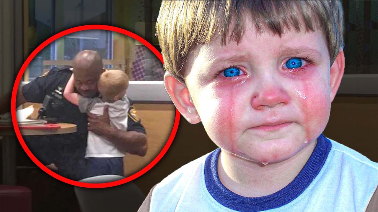 Djali ia jep një shënim policit në kafene – ai e lexon dhe vepron menjëherë