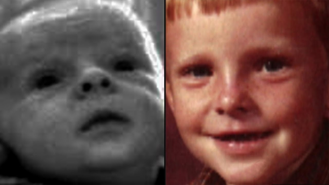 30 vite pas adoptimit, një burrë shikon fytyrën e tij në listën e personave të zhdukur