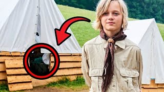 Djali Mori Një Foto në Kamp — Por Kur Nëna e Pa, Ajo Thirri..!!