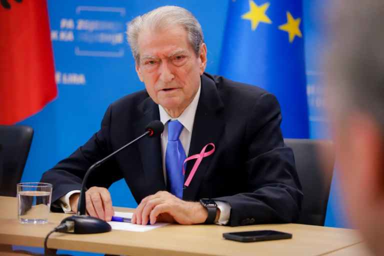 “Cili je ti që guxon të prekësh pasaportën e Ballukut?”- Berisha zbulon prapaskenat: Si u kërcënua prokurori nga Edi Rama! E qepi gojën, sepse duhej t’i hiqej vetë pasaporta