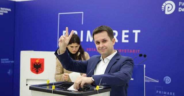 Kafeja që trazoi PD-në/ Ilir Alimehmeti tregon diskutimet 3 orëshe dhe i përgjigjet…