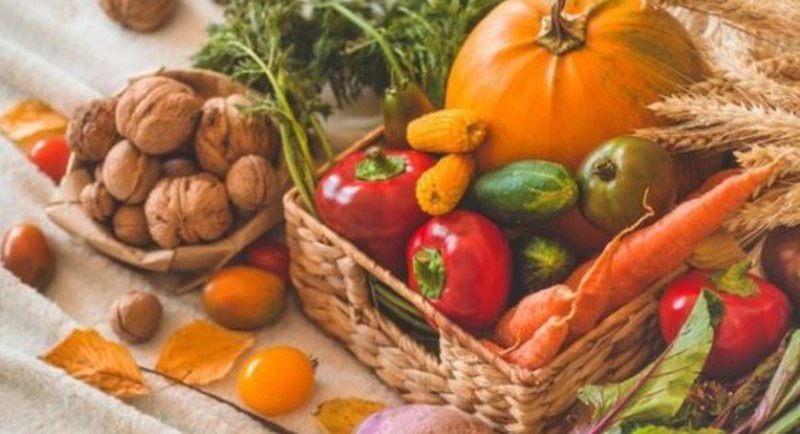 Frutat dhe perimet që duhet t’i keni në tryezë gjatë muajit nëntor