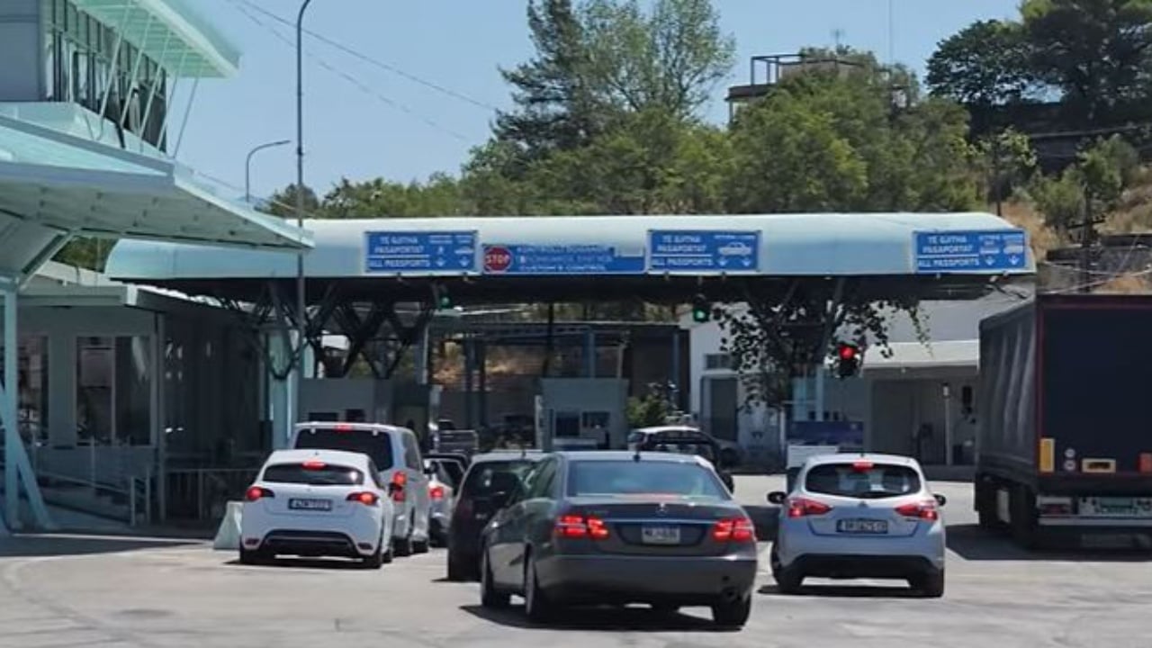 Bllokohet kalimi në Kakavijë, protestat e fermerëve grekë priten të zgjasin deri..