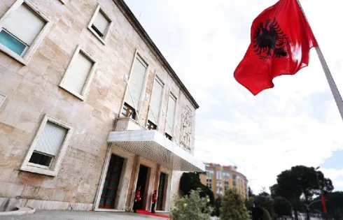 Ndryshime në Qeveri, detajet