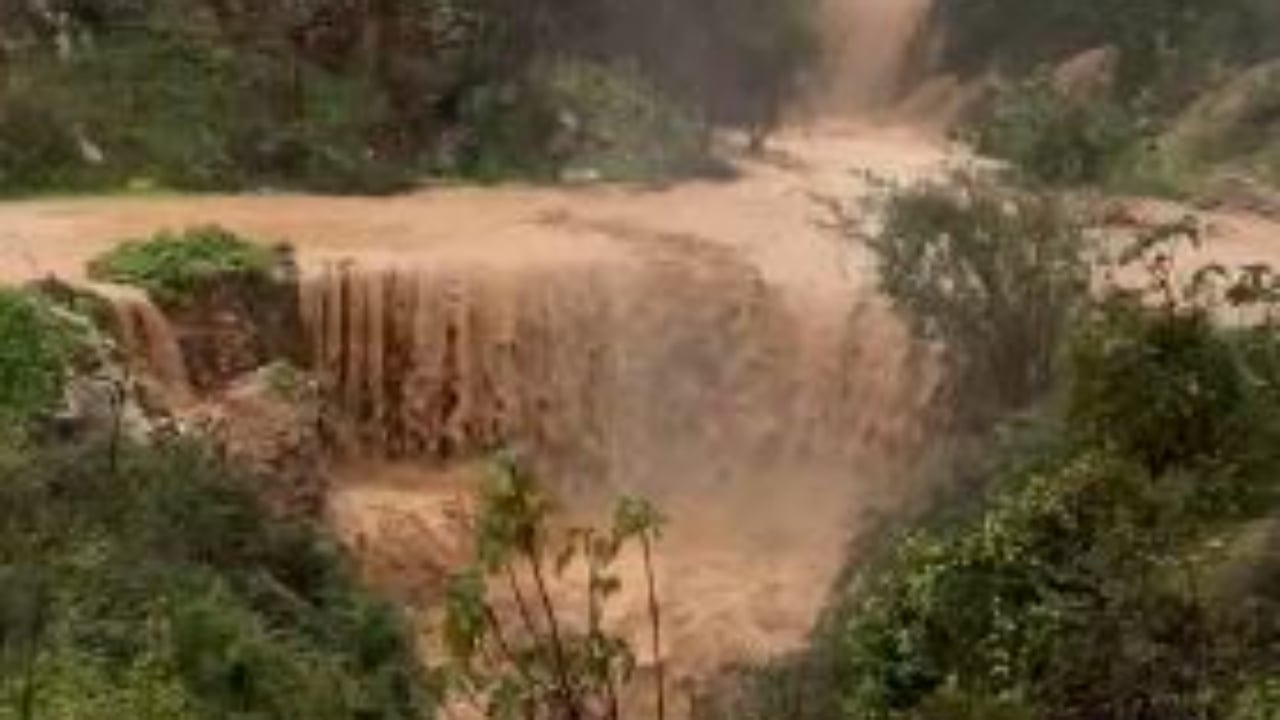 Tre fshatra të izoluara nga moti i keq në Delvinë, shkatërrohet ura e…