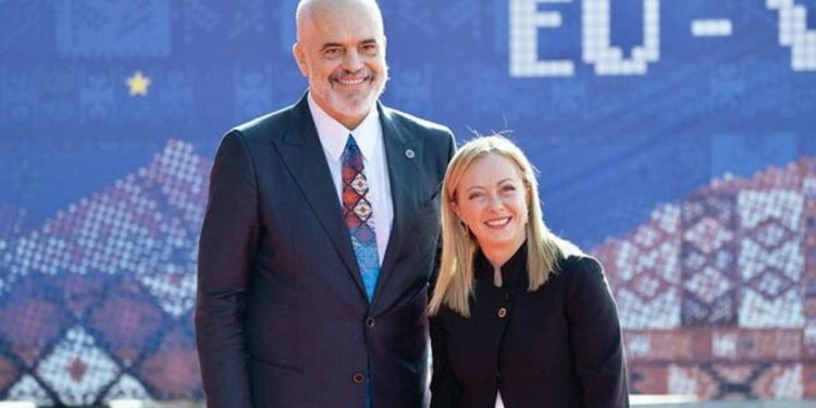 Për herë të parë në histori: Shqipëria dhe Italia mbajnë mbledhje të përbashkët