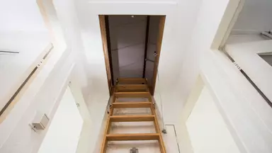 Gruaja zbulon gjë tmerruese në bodrumin e shtëpisë së saj – ish-partneri i fshehur prej javësh