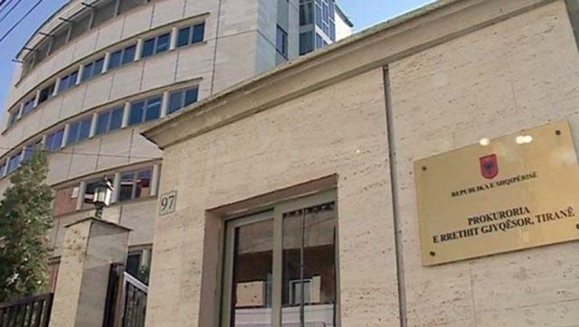 Shembja e pallateve në Kombinat për Rindërtimin/ Prokuroria e Tiranës firmos 6 masa ndaluese ndaj
