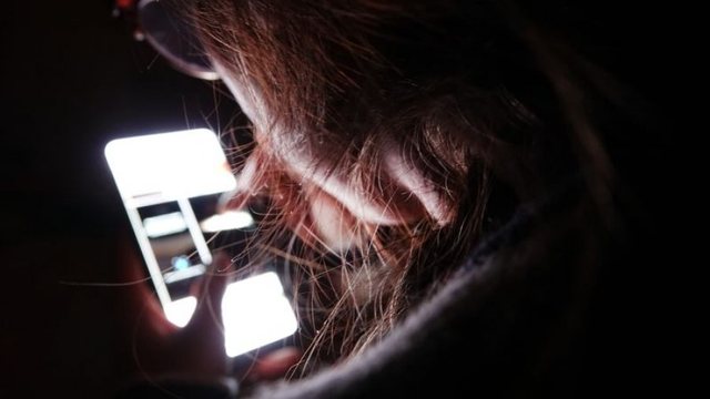 A po u shkakton inteligjenca artificiale njerëzve iluzione? Familjet dhe ekspertët, të…