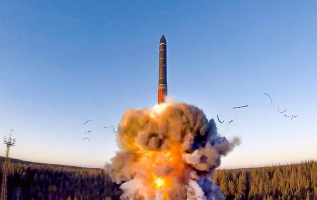 Rishfaqen skenarët për një Luftë të Tretë Botërore! Rusia përmirëson sistemin raketor, godasin Londrën në 8 minuta