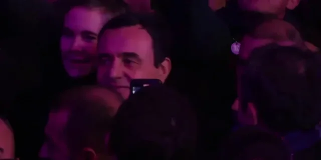 “Jemi trefish më të shpejtë se ata që kemi përballë”, Kurti mbyll fushatën elektorale: Një miliard euro investime në..