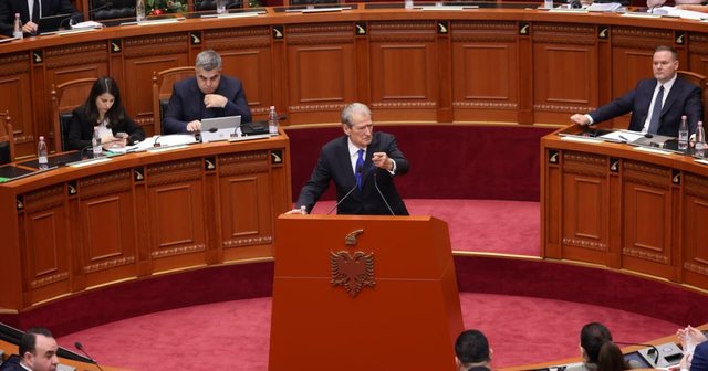 Berisha shpërthen në Kuvend: ‘A e kuptoni ku jeni katandisur?’ – Mesazhi që ndezi sallën