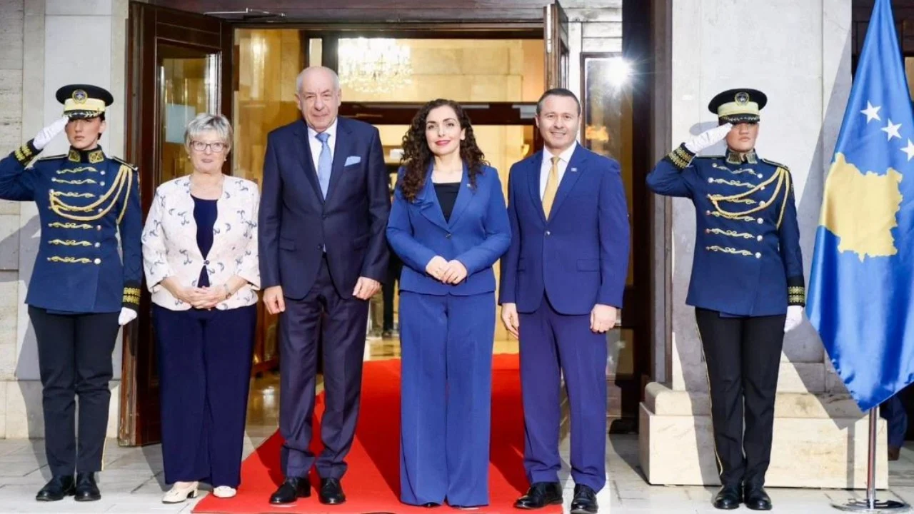 Diplomaci e nxehtë në Prishtinë: Osmani i thotë Presidentit hungarez se mbështetja e tij është..