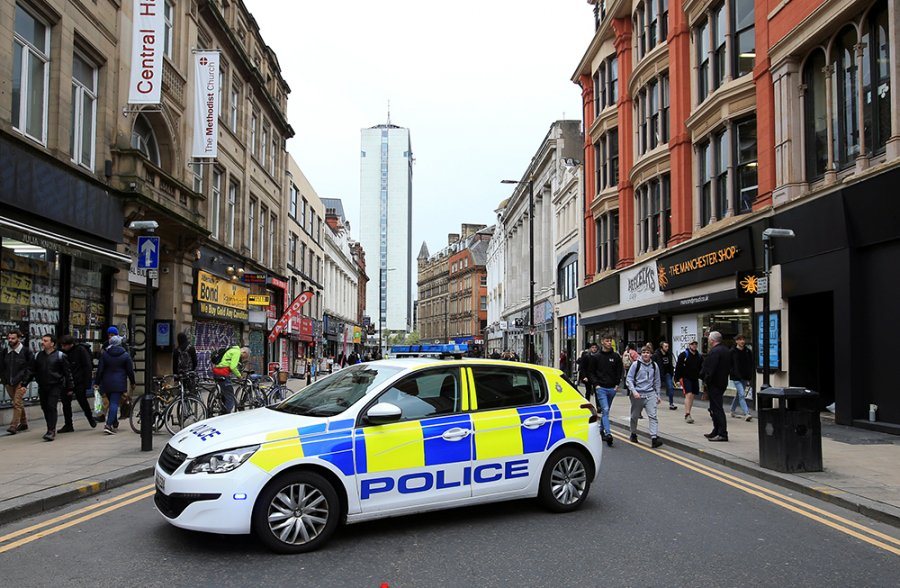 Babai polic në Shqipëri, nëna mjeke! 20-vjeçari kapet duke shitur kok*inë në Angli! Avokati përplaset me gjyqtarin: Vjen nga një..(detajet)