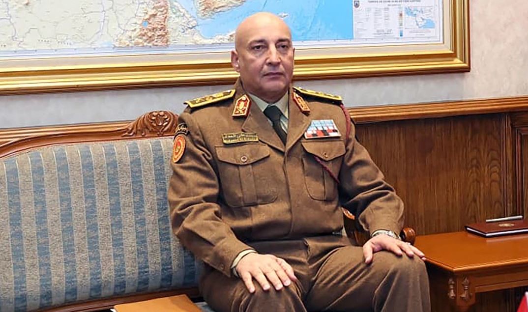 Luftoi Gadafin e riorganizoi ushtrinë, kush është gjenerali libian i vrarë në Ankara