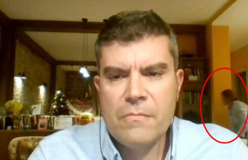 Analistit i ndodh e papritura gjatë transmetimit Live: Na falni por..