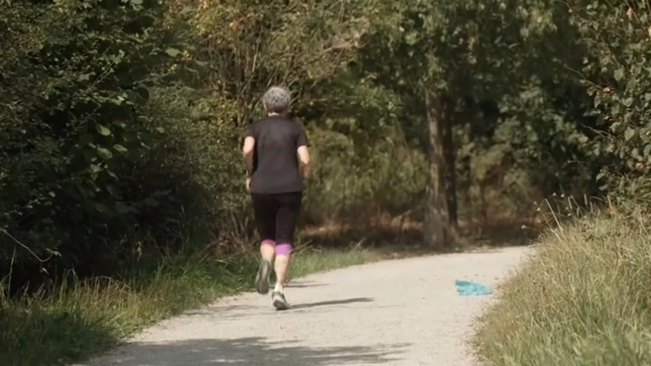 Ishte duke bërë vrap në një park, gruaja abuzohet seksualisht nga një 26-vjeçar, ishte fshehur pas shkurreve kur…