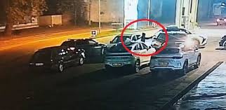 VIDEO/ Ndalon makinën, i shkon Mëhallës te xhami i ‘Range’, e vret dhe largohet i qetë. Momenti i ekzekutimit të biznesmenit në Elbasan