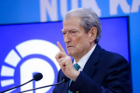 Berisha i përgjigjet Salianjit: Nuk ndryshoj qëndrimin, bashkëpunimi me bandat është…