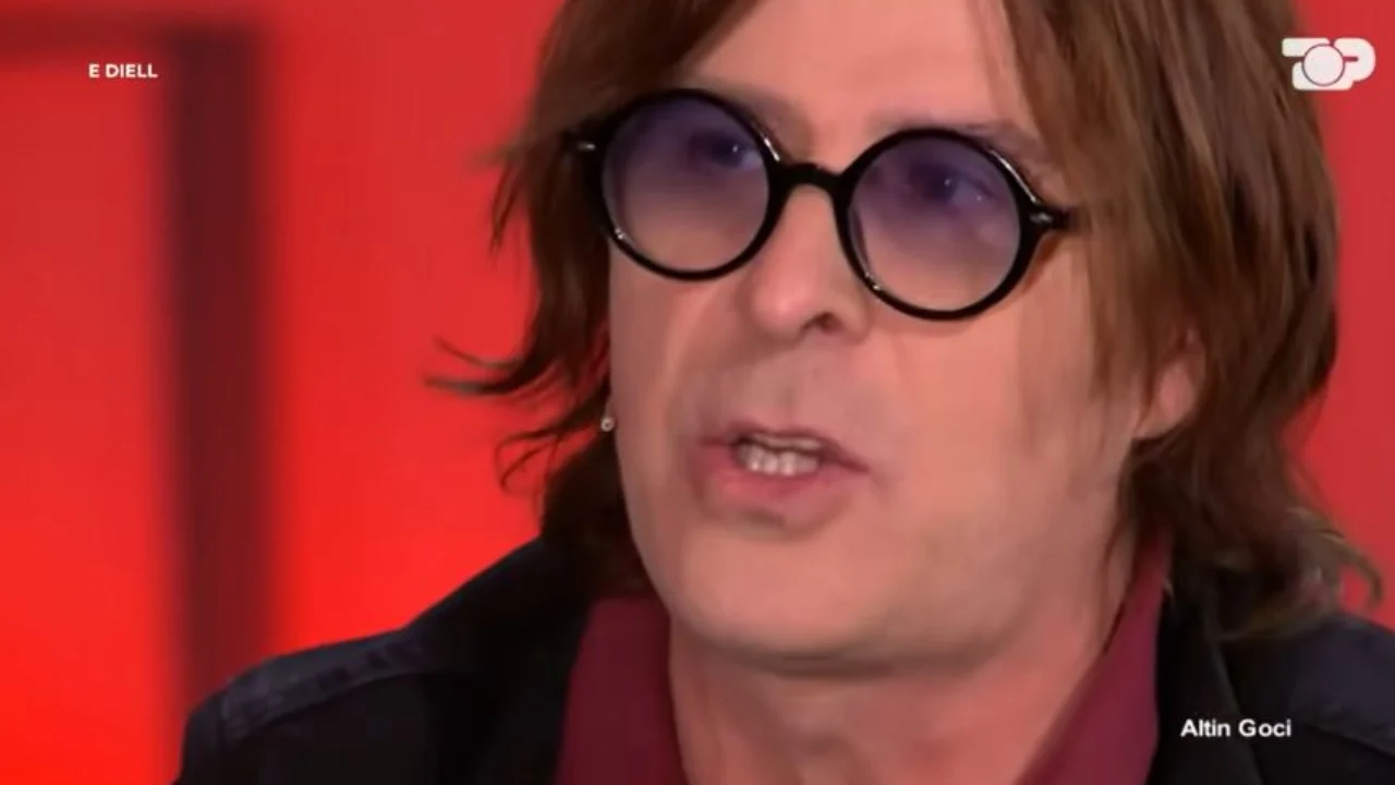 “Ajo është muza ime”/ Ikona e viteve ’90 rrëfen jetën e tij nga muzika te dashuria, Altin Goci: Gjyshërit i kam pasur komunistë idealistë, dajën e futën në burg dhe…