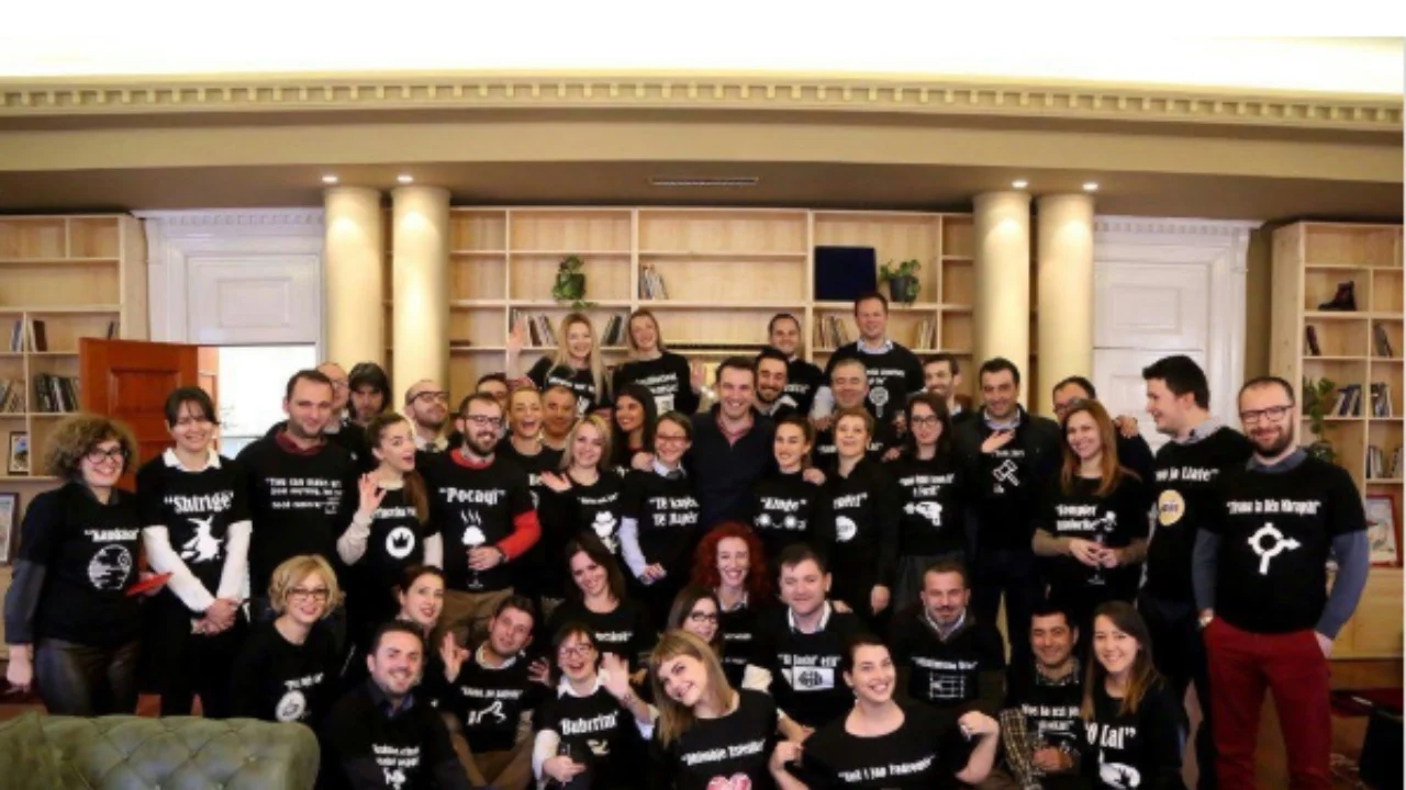 Foto/ “Shtriju tek dera derisa të mbarosh punë”, urimi i veçantë i Anuela Ristanit për 46-vjetorin e lindjes së…