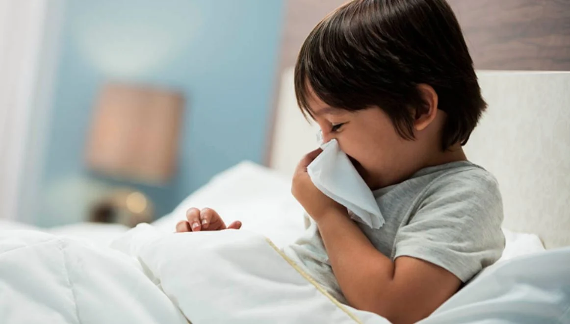 Prindër bëni mirë të hiqni dorë nga këto mite që keni për fëmijën tuaj