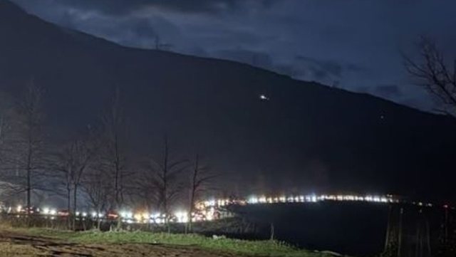 Kolapsi/ Radhë kilometrike, qindra makina të bllokuara prej orësh në Librazhd-Elbasan