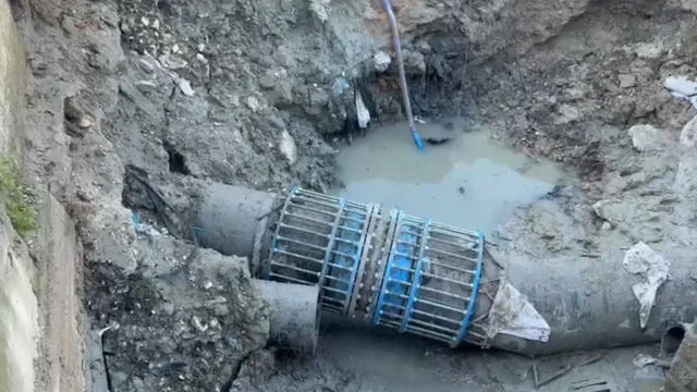 Drejtori i UKV në Vlorë pranon përgjegjësinë dhe premton rregullimin e tubacionit të linjës kryesore: Do nisim punën..