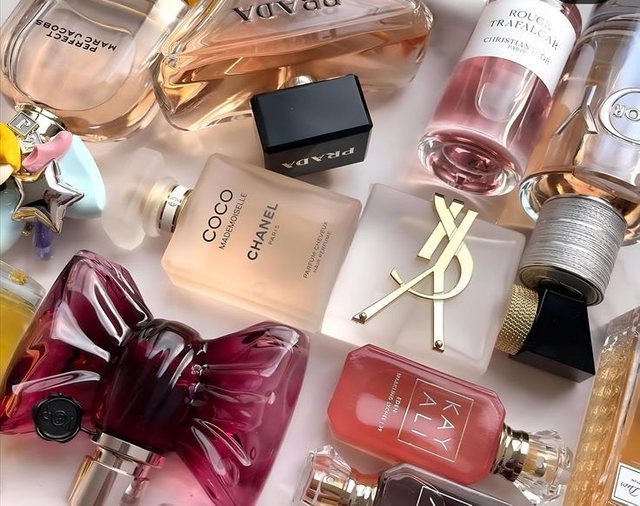 A e dinit që aromat ndikojnë në energjinë tuaj? Ja cilët parfume duhet të përdorni për çdo rast…