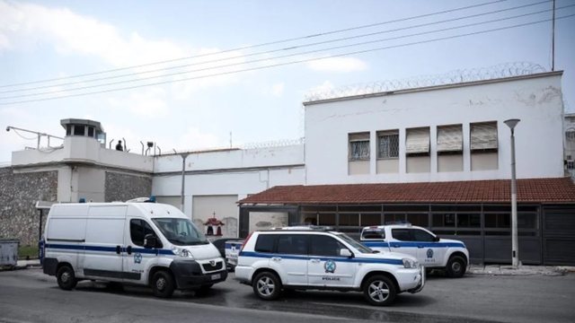 Operacion i befasishëm në burgun famkeq të Koridhalos, ku vuajnë dënimet edhe shumë shqiptarë