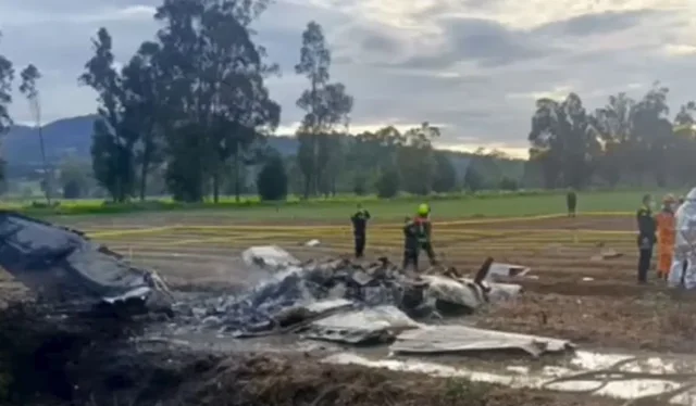 Rrëzohet aeroplani pas ngritjes nga pista, gjashtë viktima, mes tyre edhe këngëtari i njohur