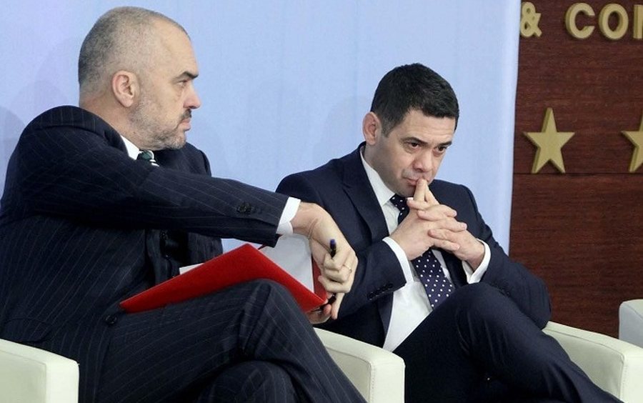 “Rama ka 4 depozita” të mëdha, Ahmetaj zbulon se si kryeministri bën paratë dhe kush janë ato që ia “mbajnë”