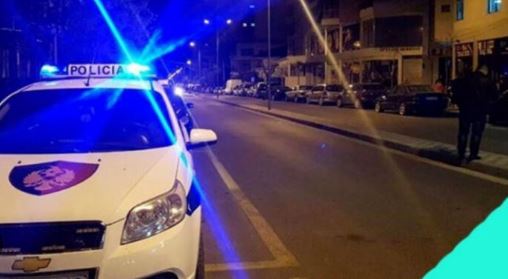 EMRI/ Gjendet i pajetë trupi i një burri, të paqarta shkaqet e vdekjes! Pritet ekspertiza, ishte veshur me…