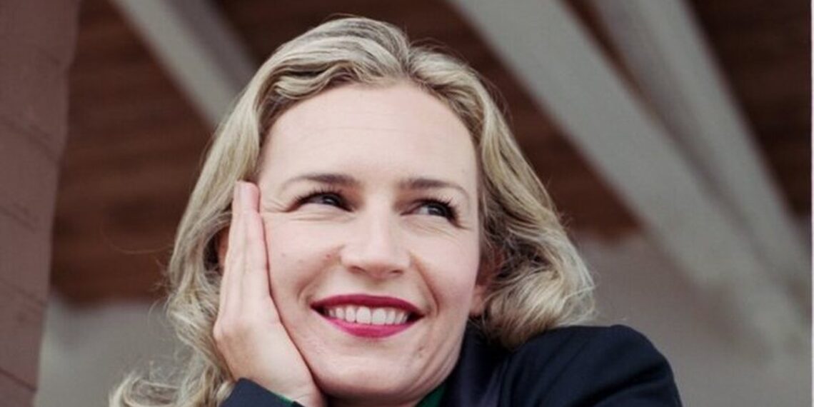 Erdhi për tu bërë Kryeministre dhe Iku duke sharë!