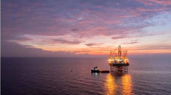 Si renditet Venezuela mes gjigantëve të prodhimit të naftës në botë, posedon rezervat më të mëdha, por…