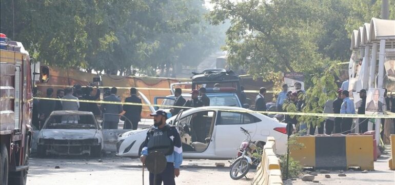 Sulm me bombë në Pakistani veriperëndimor, 5 policë të vrarë