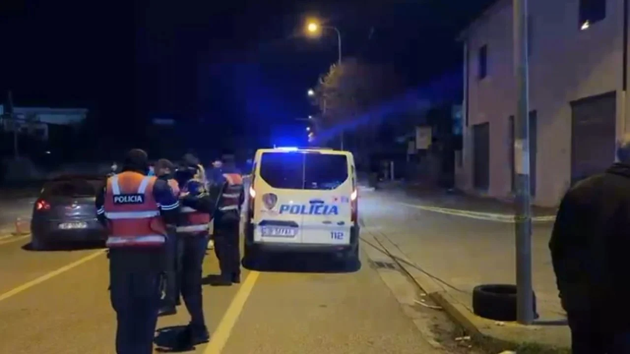 Mori pa leje makinën e të atit dhe u largua nga shtëpia, 14-vjeçari nga Hasi kapet nga policia në Mitrovicë