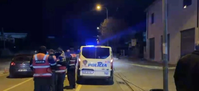 Mori pa leje makinën e të atit dhe u largua nga shtëpia, 14-vjeçari nga Hasi kapet nga policia në Mitrovicë