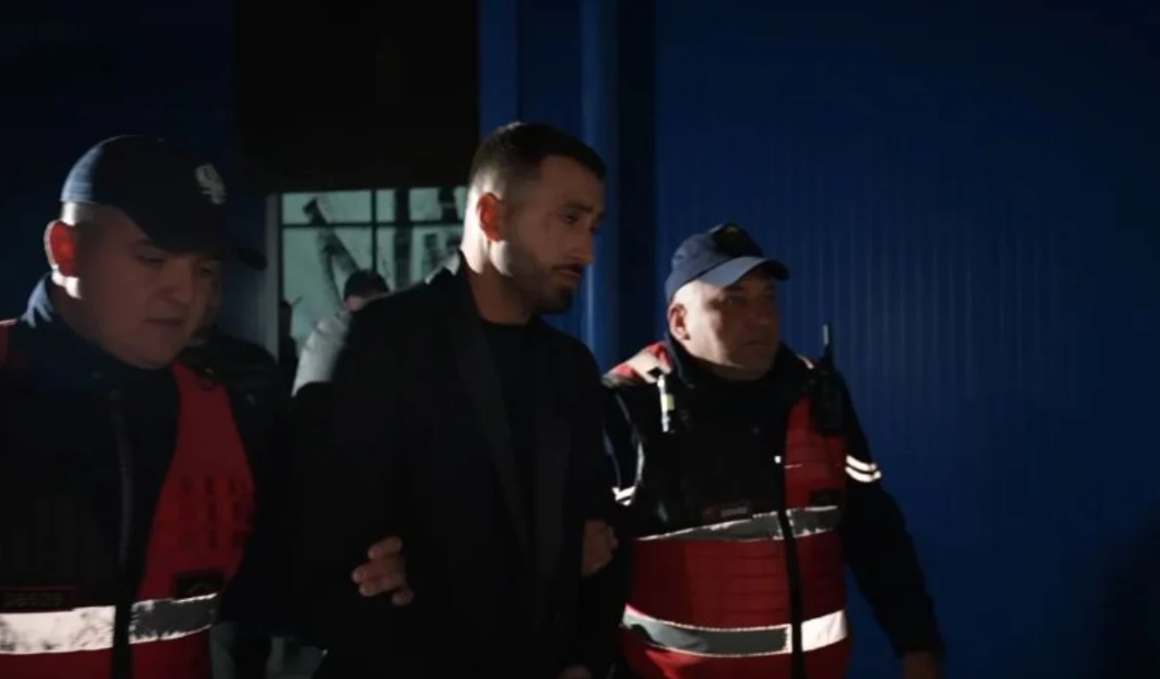 Cmenduri NDODHI në Kosovë? Jozin nuk e pranojnë në hotel, shoku i tij SHERR me recepsionistin, arsyeja e!