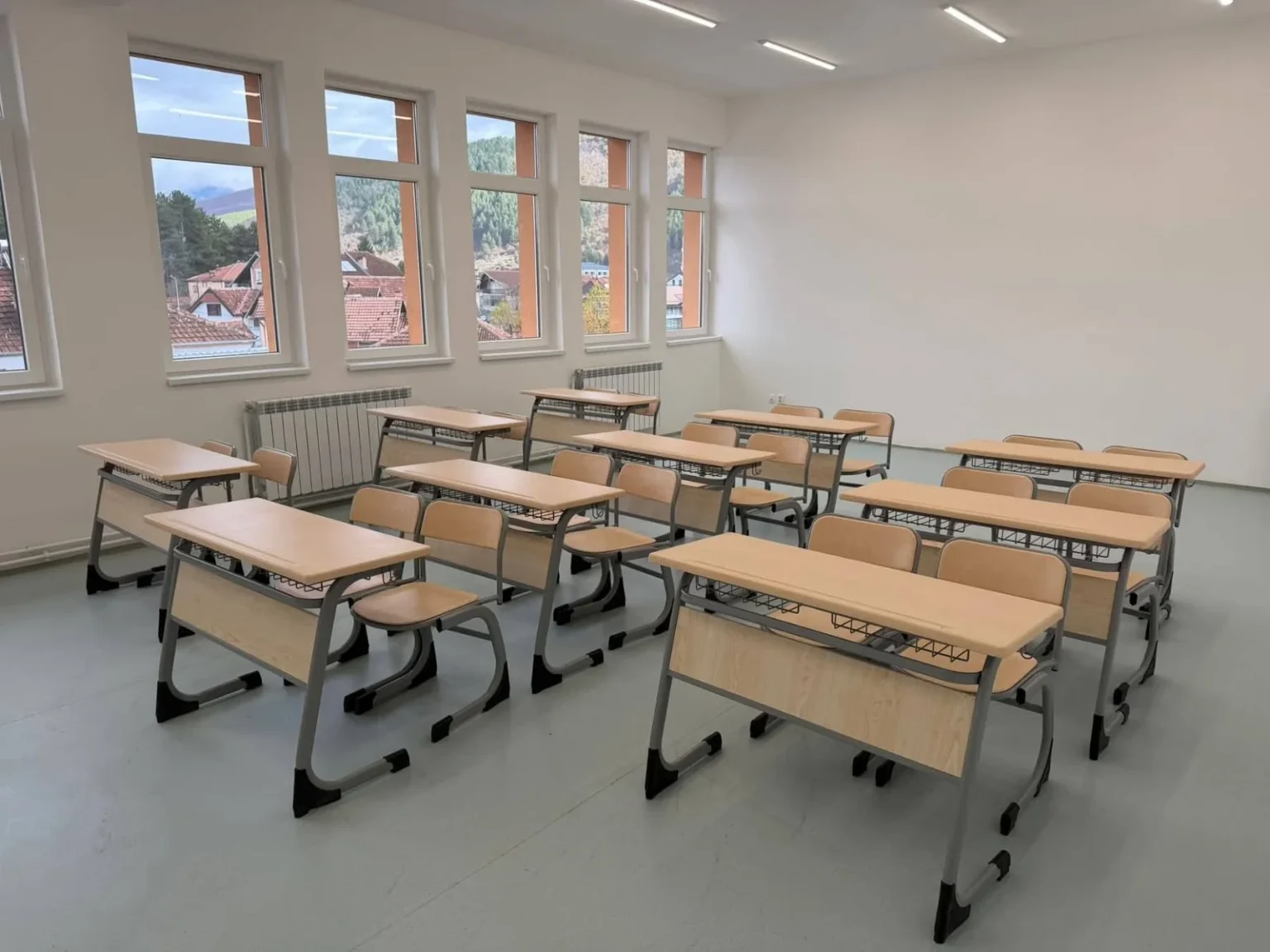 Shtyhet fillimi i mësimit në këtë komunë